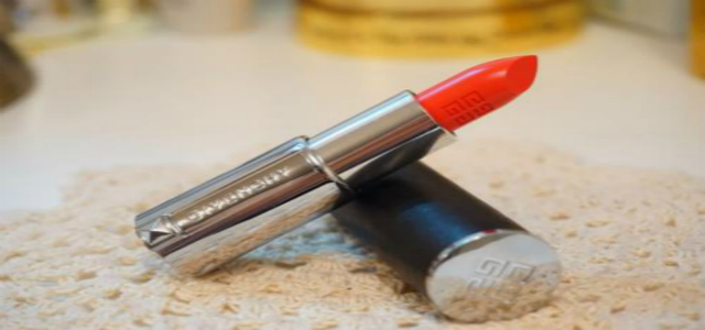 法国时尚品牌Givenchy 经典的八个口红色号 还在犹豫什么？