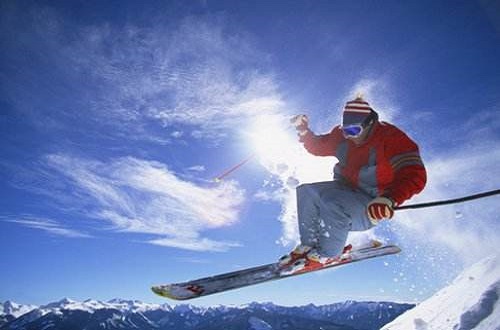 热门的滑雪装品牌有哪些，滑雪装什么牌子的比较好